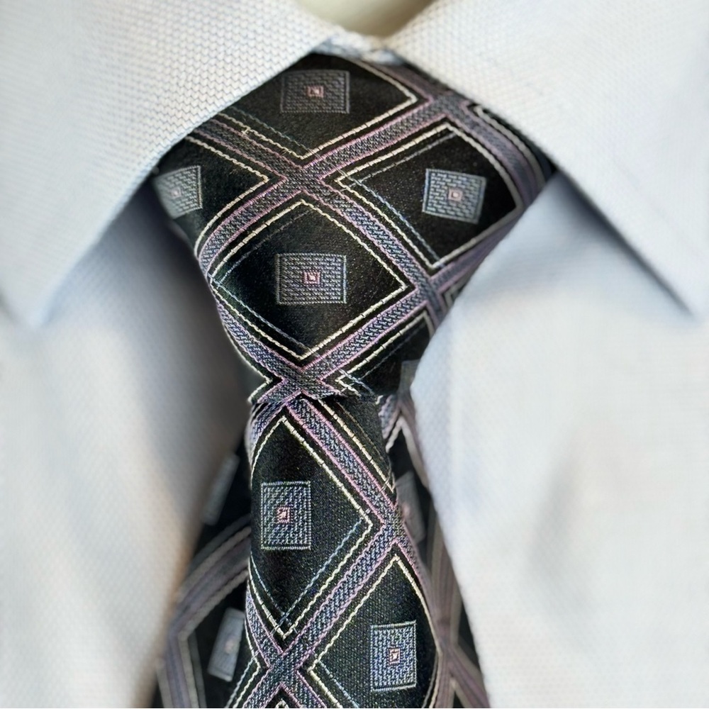 Privado Men’s Necktie Black, Grey, and Pink Silk Geometric Patterned Tie